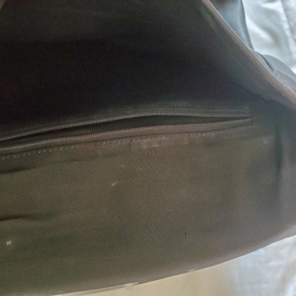 Medium Black Leather Backpack - Soft Italian Leather - Picture 4 of 4